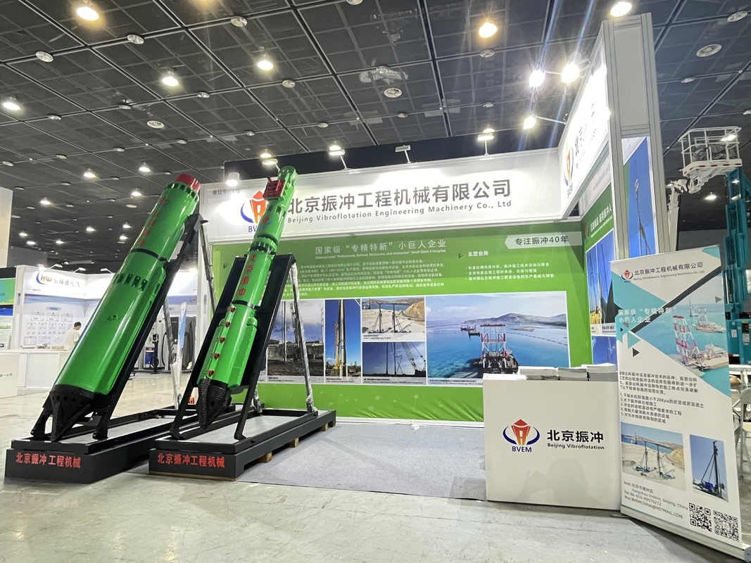 130-180 KW تجهیزات ارتعاش با نوع کنترل تبدیل فرکانس و سرعت جریان هوا 10/20 M3/min
